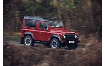 В Land Rover выпустят лимитированный Defender с 400 л.с.